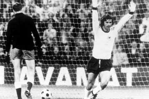 Gerd Muller với 4 bàn thắng đã đoạt danh hiệu Vua phá lưới của EURO 1972 Gerd Muller với 4 bàn thắng đã đoạt danh hiệu Vua phá lưới của EURO 1972