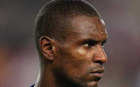Eric Abidal đã trở về nhà sau hơn 1 tháng trong bệnh viện để làm phẫu thuật Eric Abidal đã trở về nhà sau hơn 1 tháng trong bệnh viện để làm phẫu thuật