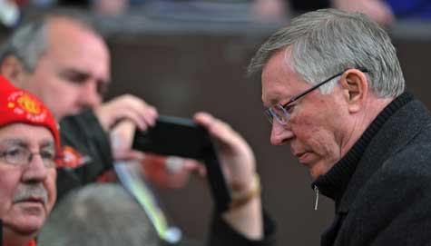 Sir Alex mong 1 điều, đó là học trò cũ Mark Hughes xỏ giày ra sân đá cho Queens Park Rangers