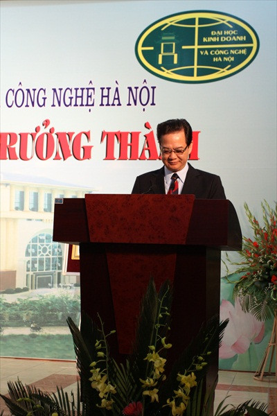 TT Nguyễn Tấn Dũng biểu dương trường ĐH KD&CN Hà Nội ảnh 1 TT Nguyễn Tấn Dũng biểu dương trường ĐH KD&CN Hà Nội ảnh 1