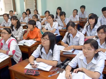 Im lặng là “bước lùi” trong giáo dục