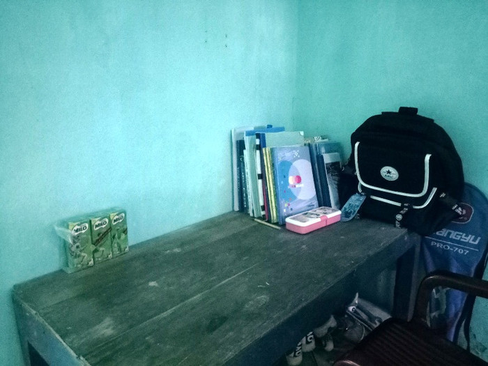 Góc học tập của em Lê Thị Hương (ảnh Hữu Chí/giaoduc.net.vn) Góc học tập của em Lê Thị Hương (ảnh Hữu Chí/giaoduc.net.vn)