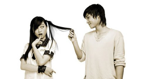 Nhiều bạn thường quay ra…ghét chính người mình yêu và chơi xỏ để cảm thấy bản thân mình không thua kém Nhiều bạn thường quay ra…ghét chính người mình yêu và chơi xỏ để cảm thấy bản thân mình không thua kém