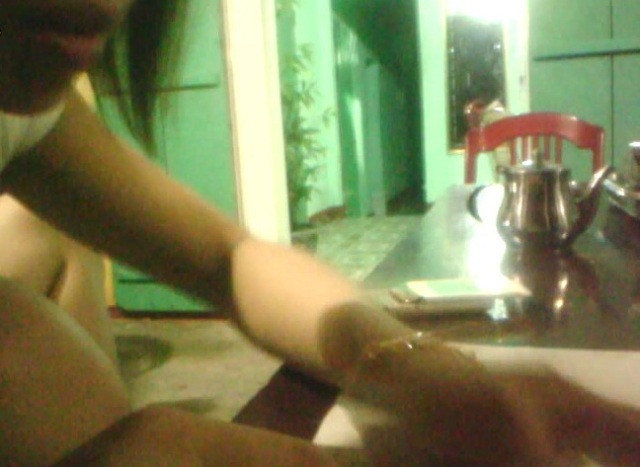 Lật mở từng trang...