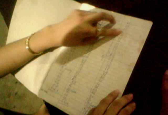 Rồi cô nhẩm tính lại những lần đi với khách...