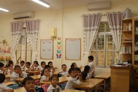 Rèm cửa và điều hòa được làm mới toàn bộ. Rèm cửa và điều hòa được làm mới toàn bộ.