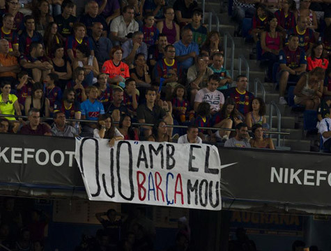 "Hãy coi chừng Barca, Mou"