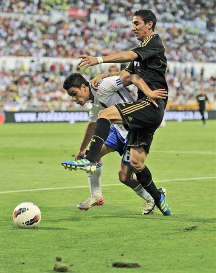 Zaragoza cố gắng thi đấu áp sát với Real. Zaragoza cố gắng thi đấu áp sát với Real.