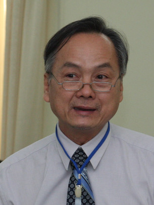 TS Đỗ Văn Xê (Phó hiệu trưởng ĐH Cần Thơ) cho biết: "Xã hội không chấp nhận do chính chúng ta dễ dãi làm mất uy tín của mình" TS Đỗ Văn Xê (Phó hiệu trưởng ĐH Cần Thơ) cho biết: "Xã hội không chấp nhận do chính chúng ta dễ dãi làm mất uy tín của mình"