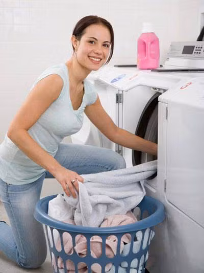 Kiêng giặt giũ vào Mùng Một và Hai Tết: Vì ngày sinh của thần Thủy là ngày 1, 2 tháng Giêng Âm lịch, do đó nên tránh giặt quần áo trong hai ngày này để phòng xui xẻo.