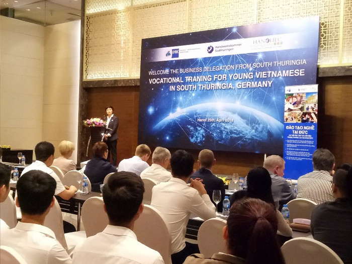 Bà Nguyễn Thị Thanh Tâm, Giám đốc Công ty trách nhiệm hữu hạn Hà Nội IEC phát biểu tại buổi hội thảo. Ảnh. Nhân Minh. Bà Nguyễn Thị Thanh Tâm, Giám đốc Công ty trách nhiệm hữu hạn Hà Nội IEC phát biểu tại buổi hội thảo. Ảnh. Nhân Minh.