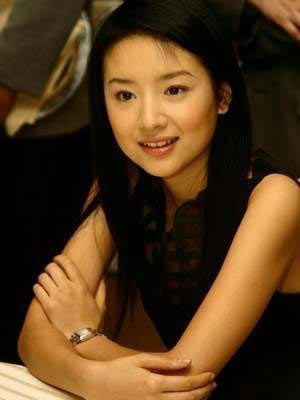 Không sở hữu một vẻ đẹp nổi trội như Phạm Băng Băng, có thể nếu gặp lần đầu mọi người sẽ không quá chú ý vào cô. Nhưng càng tiếp xúc lâu vẻ đẹp thanh tịnh và tinh khiết đó càng khiến mọi người không thể nào quên được. Không sở hữu một vẻ đẹp nổi trội như Phạm Băng Băng, có thể nếu gặp lần đầu mọi người sẽ không quá chú ý vào cô. Nhưng càng tiếp xúc lâu vẻ đẹp thanh tịnh và tinh khiết đó càng khiến mọi người không thể nào quên được.