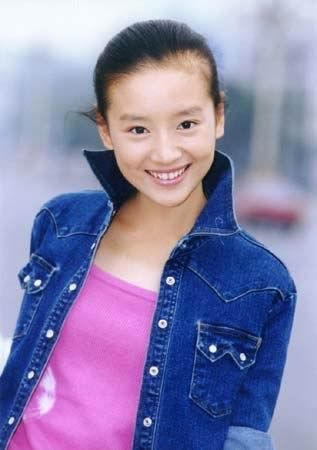 Những tạp chí về văn hóa nghệ thuật ở châu Âu đã gọi Đổng Khiết bằng cái tên “Angel” - để khen ngợi nét thuần khiết của cô. Những tạp chí về văn hóa nghệ thuật ở châu Âu đã gọi Đổng Khiết bằng cái tên “Angel” - để khen ngợi nét thuần khiết của cô.