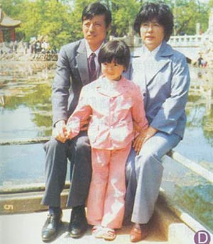 Đổng Khiết sinh năm 1980, xuất thân từ diễn viên múa. Đổng Khiết sinh năm 1980, xuất thân từ diễn viên múa.