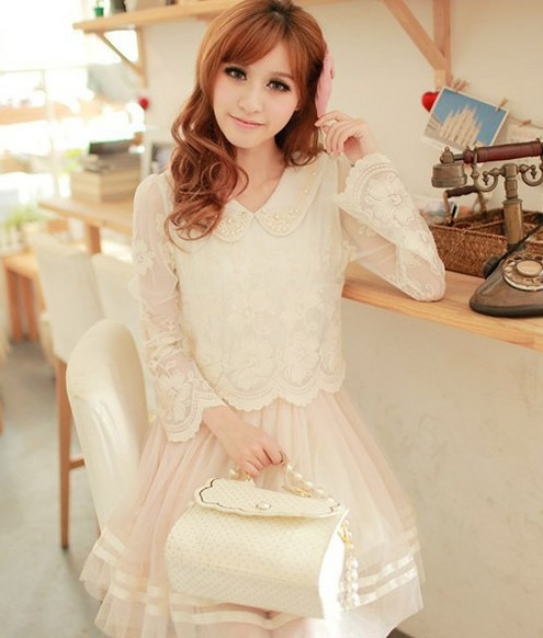 Váy voan trắng mỏng điệu đà và cuốn hút, nổi bật được vẻ đẹp dịu dàng của bạn gái. Váy voan trắng mỏng điệu đà và cuốn hút, nổi bật được vẻ đẹp dịu dàng của bạn gái.