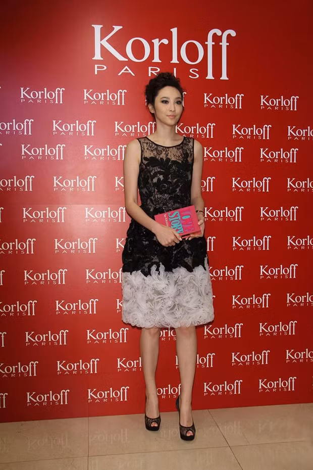 Có lẽ nhờ gen di truyền vượt trội đó mà Ngô Bội Từ sở hữu chiều cao khá ấn tượng và trở thành người mẫu nổi tiếng của Xứ Đài.