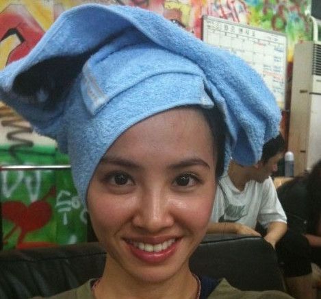 Không trang điểm nhìn da của Thái Y Lâm không được sáng nhưng trông cô vẫn rất tươi tắn.