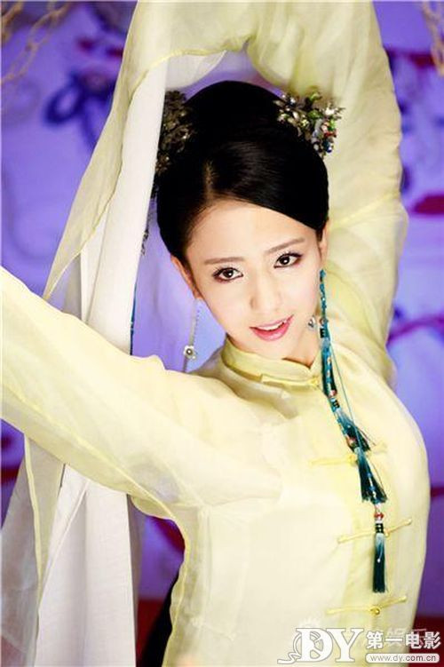Đồng Lệ Á là một diễn viên múa trước khi lấn sân sang con đường điện ảnh. Ảnh: dy.com Đồng Lệ Á là một diễn viên múa trước khi lấn sân sang con đường điện ảnh. Ảnh: dy.com