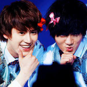 Hai "bé" Yesung và Kyuhyun, bé nào dễ thương hơn?