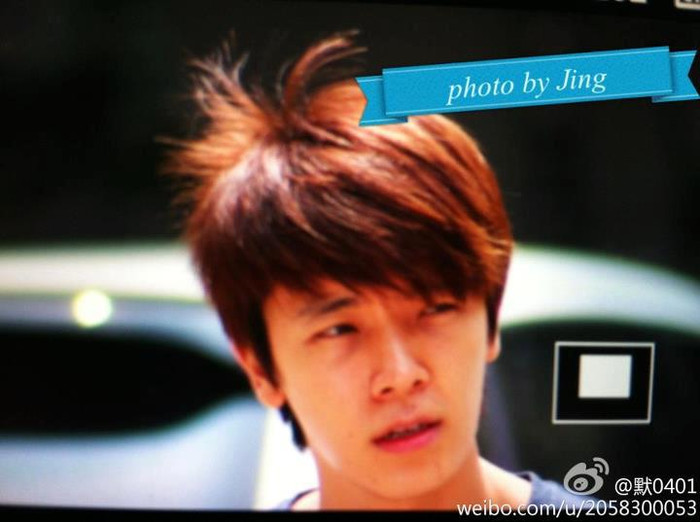 Dong Hee rất giống vừa mới tỉnh ngủ và vẫn còn ngái ngủ.