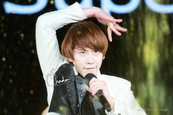 Kyuhyun điệu đà quá.