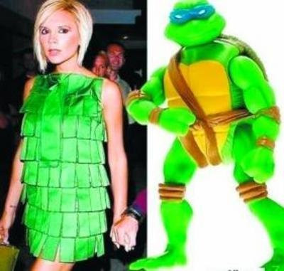 Victoria Beckham lại được ví như siêu nhân ếch xanh. Victoria Beckham lại được ví như siêu nhân ếch xanh.