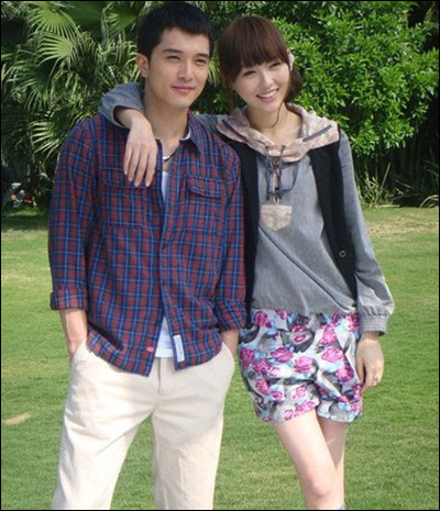 Hai người cùng hợp tác trong rất nhiều phim, từ "Ba thiên kim nhà họ Hạ", "Đánh thức tình Yêu" và "Cao thủ như lâm", cùng tham gia rất nhiều hoạt động tuyên truyền cũng như được mời đóng quảng cáo chung. Hai người cùng hợp tác trong rất nhiều phim, từ "Ba thiên kim nhà họ Hạ", "Đánh thức tình Yêu" và "Cao thủ như lâm", cùng tham gia rất nhiều hoạt động tuyên truyền cũng như được mời đóng quảng cáo chung.