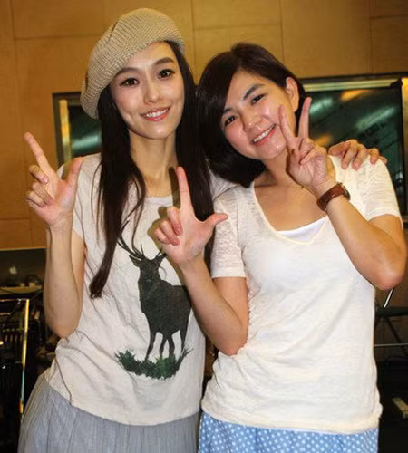 Phạm Vỹ Kỳ và Ella với nụ cười tươi tắn và rất duyên.