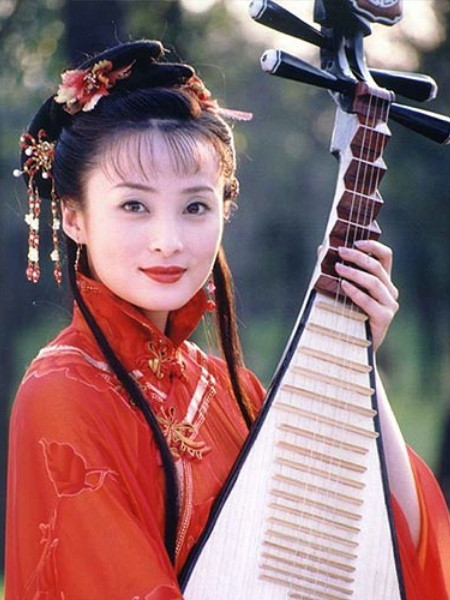 Nếu lấy nhan sắc của ba cô hoa hậu mới 18 đôi mươi thì được mấy phần so với Tưởng Cần Cần?