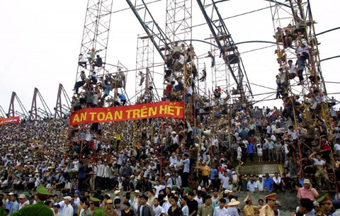 Lên cao nhìn cho rõ.