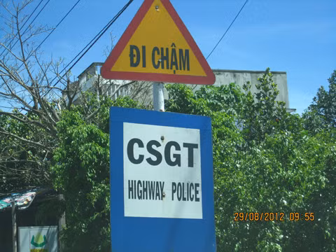 Cảnh sát giao thông giờ cũng mang hàm ý "nguy hiểm".