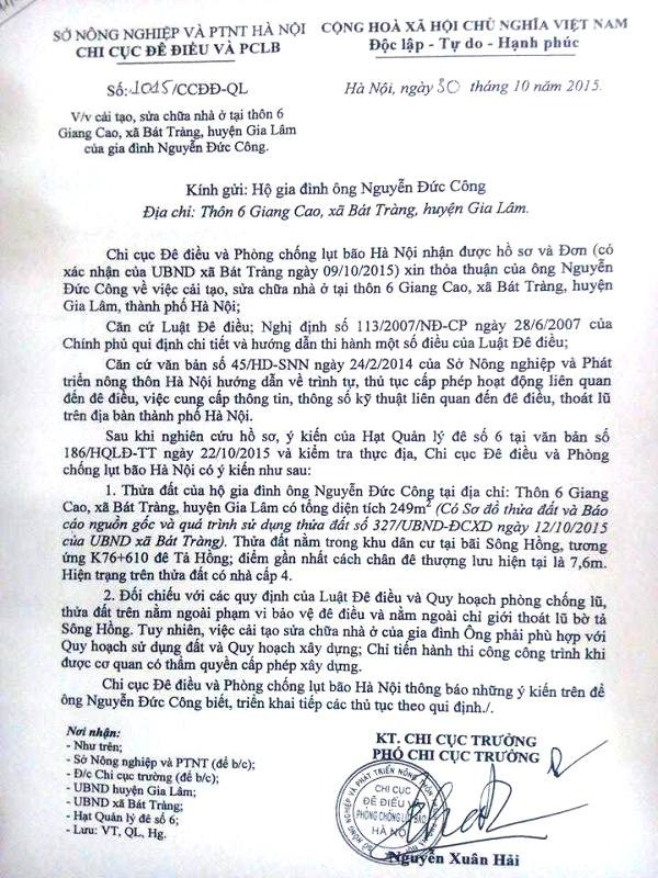 Thông báo của Chi cục Đê điều và Phòng chống lụt bão Hà Nội về việc cải tạo, sữa chữa nhà ở của ông Phạm Công Ngọc (Ảnh Minh Chí) Thông báo của Chi cục Đê điều và Phòng chống lụt bão Hà Nội về việc cải tạo, sữa chữa nhà ở của ông Phạm Công Ngọc (Ảnh Minh Chí)