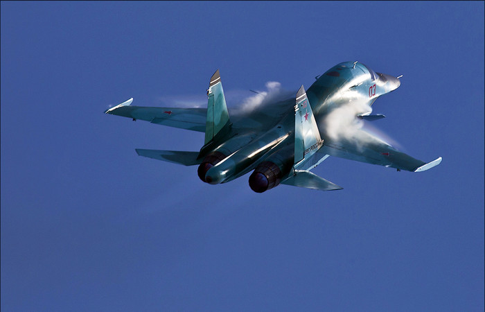 Sukhoi Su-34 (định danh NATO: Fullback - Hậu vệ) là loại máy bay chiến đấu-ném bom và tấn công tiên tiến của Nga. Máy bay có 2 chỗ ngồi, nó được dự định để thay thế loại máy bay cường kích Sukhoi Su-24. Sukhoi Su-34 (định danh NATO: Fullback - Hậu vệ) là loại máy bay chiến đấu-ném bom và tấn công tiên tiến của Nga. Máy bay có 2 chỗ ngồi, nó được dự định để thay thế loại máy bay cường kích Sukhoi Su-24.