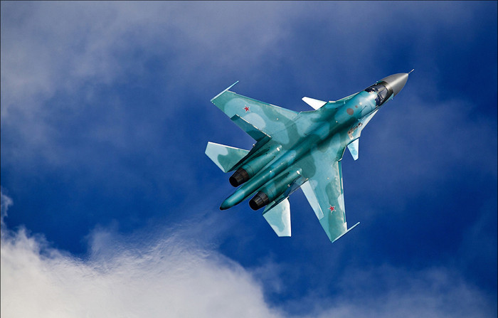 Buồng lái của Su-34 được trang bị các thiết bị điện tử rất hiện đại. Su-34 được trang bị các màn hình hiển thị đa chức năng, cung cấp thông tin đa chiều về các tình huống. Buồng lái của Su-34 được trang bị các thiết bị điện tử rất hiện đại. Su-34 được trang bị các màn hình hiển thị đa chức năng, cung cấp thông tin đa chiều về các tình huống.