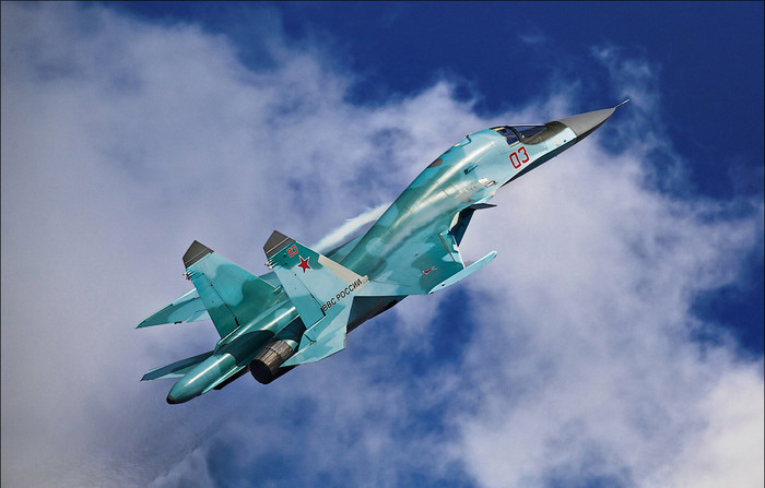 Su-34 sử dụng radar mảng pha đa chức năng hiện đại có khả năng nhận biết địa hình để tìm ra đường bay thích hợp nhất khi bay với mọi tốc độ, đặc biệt là tốc độ cao, và các thao tác hoạt động ở độ cao thấp. Su-34 sử dụng radar mảng pha đa chức năng hiện đại có khả năng nhận biết địa hình để tìm ra đường bay thích hợp nhất khi bay với mọi tốc độ, đặc biệt là tốc độ cao, và các thao tác hoạt động ở độ cao thấp.