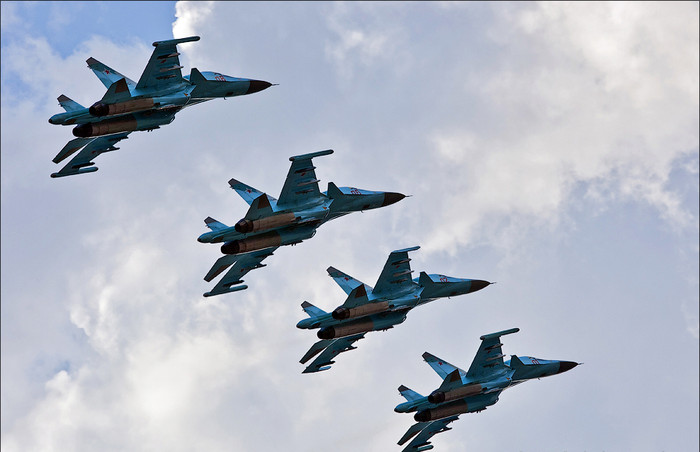 Su-34 có cái mũi khá đặc biệt, không giống như những chiếc máy bay Su-27 thông thường. Cái mũi của Su-34 có biệt danh là Platypus - thú mỏ vịt. Su-34 có cái mũi khá đặc biệt, không giống như những chiếc máy bay Su-27 thông thường. Cái mũi của Su-34 có biệt danh là Platypus - thú mỏ vịt.