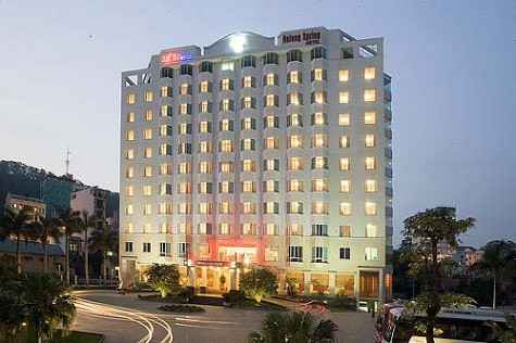 Ước tính kỳ nghỉ lễ 30-4 và 1-5 tới, Hạ Long sẽ đón khoảng 500.000 lượt du khách (Ảnh: Internet)