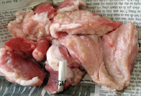 Thịt lợn gạo mà Big C Thăng Long đã từng cung cấp cho công ty Dịch vụ ô tô 24 (ảnh do công ty cung cấp)