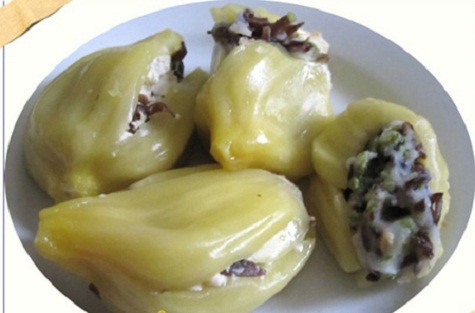 Bánh bao mít Bánh bao mít (hay còn gọi là món mít hấp) là bánh bao làm bằng múi mít thường chỉ có ở những vùng quê miền Nam và được xem là món ăn dân dã, cây nhà lá vườn. Bánh bao mít không giống như những loại bánh bao làm bằng bột mì mà ta thường thấy ở phố, có thể coi nó là món ăn đặc sản và làm công phu. Bánh bao mít Bánh bao mít (hay còn gọi là món mít hấp) là bánh bao làm bằng múi mít thường chỉ có ở những vùng quê miền Nam và được xem là món ăn dân dã, cây nhà lá vườn. Bánh bao mít không giống như những loại bánh bao làm bằng bột mì mà ta thường thấy ở phố, có thể coi nó là món ăn đặc sản và làm công phu.