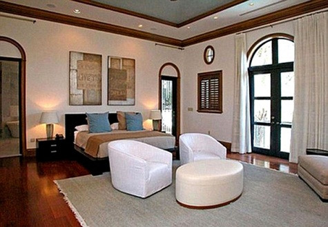 Phòng ngủ với view hướng ra biển Phòng ngủ với view hướng ra biển