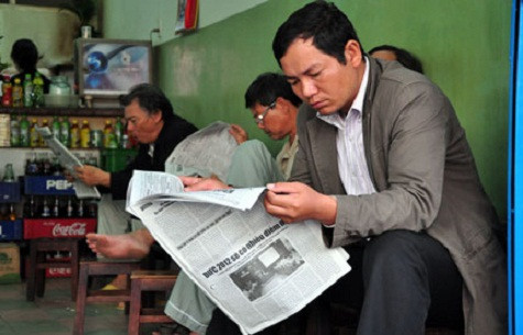 Không phủ nhận vai trò của bán báo dạo đối với việc đưa sản phẩm báo chí đến tay bạn đọc, nhưng với những gì đang diễn ra trong bản thân kênh phân phối này, các tòa báo khó có số liệu chính xác về thị trường báo bán Không phủ nhận vai trò của bán báo dạo đối với việc đưa sản phẩm báo chí đến tay bạn đọc, nhưng với những gì đang diễn ra trong bản thân kênh phân phối này, các tòa báo khó có số liệu chính xác về thị trường báo bán