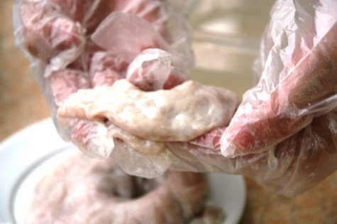 Phía bên ngoài đã hoàn toàn trắng sáng