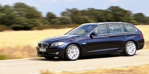 BMW 5 Series 520d SE Năm ngoái, BMW 5 Series 520d SE đứng thứ 4 trong danh sách những chiếc xe giữ giá tốt nhất. Tuy nhiên, năm nay, nó xếp thứ 5 trong danh sách những chiếc xe mất giá nhanh nhất. Một chiếc BMW 5 Series 520d SE hiện có giá 35.590 bảng nhưng chiếc xế cũ phiên bản năm 2008 chỉ có giá 16.234 bảng - giảm 54 % giá trị. BMW 5 Series 520d SE Năm ngoái, BMW 5 Series 520d SE đứng thứ 4 trong danh sách những chiếc xe giữ giá tốt nhất. Tuy nhiên, năm nay, nó xếp thứ 5 trong danh sách những chiếc xe mất giá nhanh nhất. Một chiếc BMW 5 Series 520d SE hiện có giá 35.590 bảng nhưng chiếc xế cũ phiên bản năm 2008 chỉ có giá 16.234 bảng - giảm 54 % giá trị.