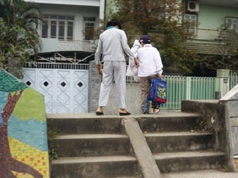 Nếu biết trò chuyện với gia chủ người nước ngoài, osin sẽ được nhận mức lương "khủng" hơn (Ảnh minh hoạ: K.V) Nếu biết trò chuyện với gia chủ người nước ngoài, osin sẽ được nhận mức lương "khủng" hơn (Ảnh minh hoạ: K.V)