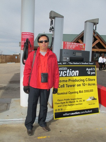 Người chủ mới của thị trấn, ông Phạm Đình Nguyên, Giám đốc Công ty dịch vụ phân phối tổng hợp quốc tế (IDS) tại TP HCM. Người chủ mới của thị trấn, ông Phạm Đình Nguyên, Giám đốc Công ty dịch vụ phân phối tổng hợp quốc tế (IDS) tại TP HCM.