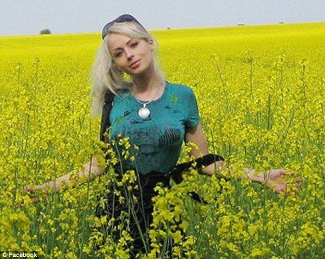 Xem thêm: Mỹ nữ Trời ban: Lê Tư - Mây thua nước tóc, tuyết nhường màu da.