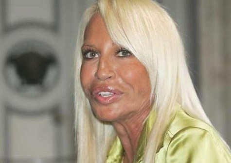 Donatella Versace vẫn có thể tham gia đóng vai công chúa, nhưng là trong.... phim kinh dị. Xem thêm: Choáng váng - hàng loạt hoa hậu hóa "em chã". Donatella Versace vẫn có thể tham gia đóng vai công chúa, nhưng là trong.... phim kinh dị. Xem thêm: Choáng váng - hàng loạt hoa hậu hóa "em chã".