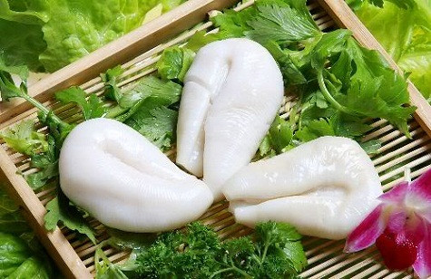 Bánh trứng mực Đây là món ăn mà Adam Bray phát hiện khi tới Phan Thiết. Bánh được làm từ trứng mực, ăn với đậu phộng giã nhuyễn, lá bạc hà và chấm trong thứ nước pha gia truyền. Địa chỉ ăn bánh trứng mực ngon nhất là ở Phan Thiết. Bánh trứng mực Đây là món ăn mà Adam Bray phát hiện khi tới Phan Thiết. Bánh được làm từ trứng mực, ăn với đậu phộng giã nhuyễn, lá bạc hà và chấm trong thứ nước pha gia truyền. Địa chỉ ăn bánh trứng mực ngon nhất là ở Phan Thiết.