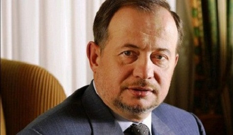 10. Vladimir Lisin – 15,9 tỷ USD Trước đây, Vladimir là thành viên Ban Giám đốc của Novolipetsk Steel (NLMK), một trong 4 tập đoàn thép lớn nhất nước Nga, và lên chức Chủ tịch vào năm 1998. Hiện nay, ông trùm ngành thép sở hữu khối tài sản ròng trị giá 15,9 tỷ USD và được tỷ phú Mikhail Prokhorov đứng sau hậu thuẫn với lượng tài sản lên tới 22,7 tỷ USD. 10. Vladimir Lisin – 15,9 tỷ USD Trước đây, Vladimir là thành viên Ban Giám đốc của Novolipetsk Steel (NLMK), một trong 4 tập đoàn thép lớn nhất nước Nga, và lên chức Chủ tịch vào năm 1998. Hiện nay, ông trùm ngành thép sở hữu khối tài sản ròng trị giá 15,9 tỷ USD và được tỷ phú Mikhail Prokhorov đứng sau hậu thuẫn với lượng tài sản lên tới 22,7 tỷ USD.