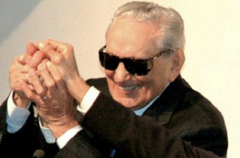 6. Michele Ferrero và gia đình – 19 tỷ USD Ông là người sáng lập thương hiệu chocolate hảo hạng nhất thế giới Ferrero Rocher và hiện là người giàu nhất Italia với 19 tỷ USD. Năm 2011, dưới sự điều hành của Michele, doanh thu hãng Ferrero Rocher đạt 7,2 tỷ USD. 6. Michele Ferrero và gia đình – 19 tỷ USD Ông là người sáng lập thương hiệu chocolate hảo hạng nhất thế giới Ferrero Rocher và hiện là người giàu nhất Italia với 19 tỷ USD. Năm 2011, dưới sự điều hành của Michele, doanh thu hãng Ferrero Rocher đạt 7,2 tỷ USD.